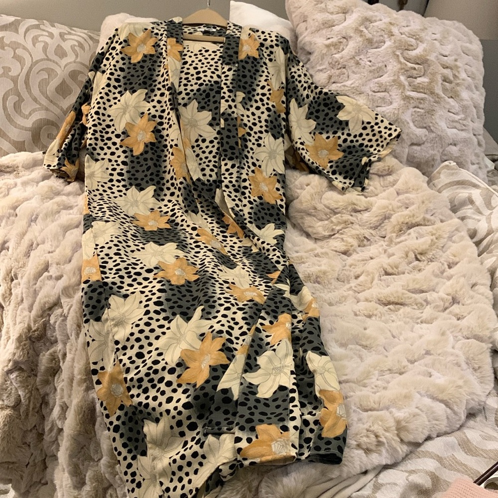 Maxi duster 3/4 sleeves never worn. One size fits most